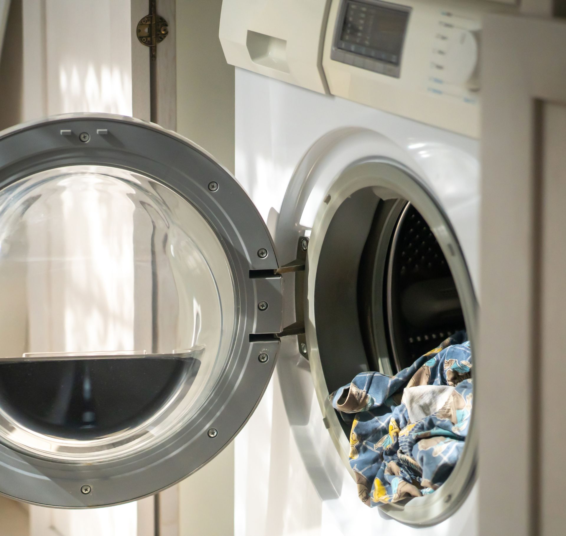 Solving Door and Lid Lock Issues in Smart Washers 
